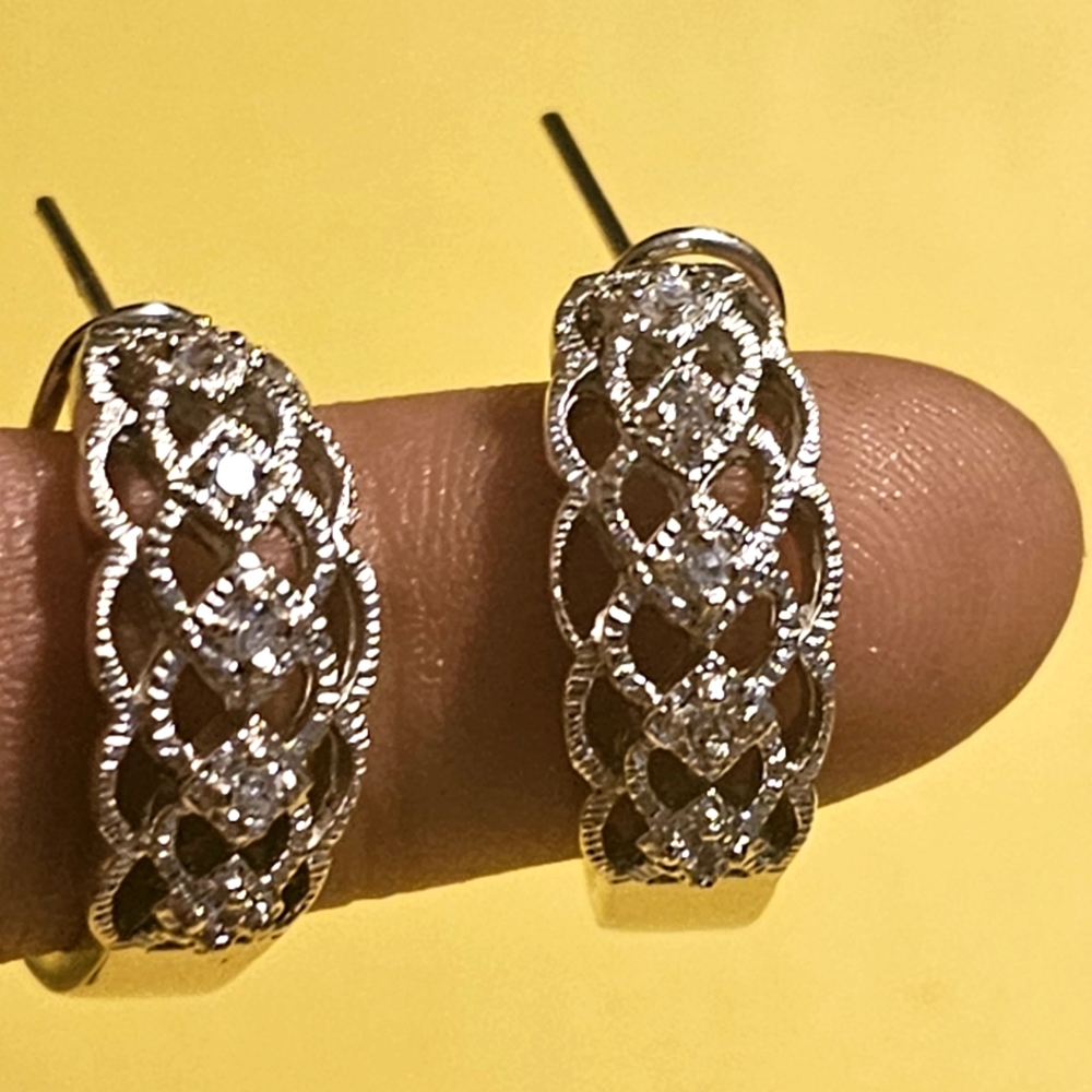 New Sterling Silver (925) Hoop Earrings w/Diamonds, Pierce